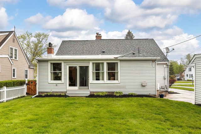 902 OAKMONT Avenue, Erie, PA 16505