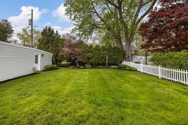 902 OAKMONT Avenue, Erie, PA 16505