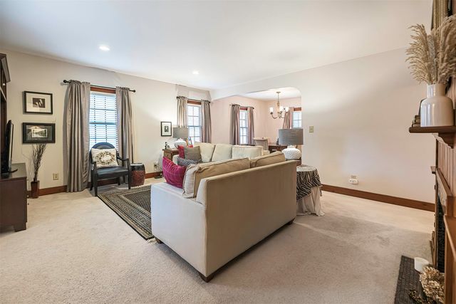 902 OAKMONT Avenue, Erie, PA 16505
