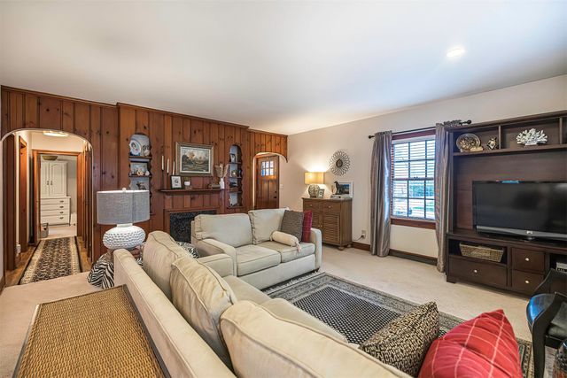 902 OAKMONT Avenue, Erie, PA 16505