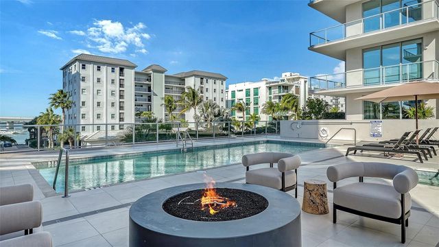 253 GOLDEN GATE POINT 902, Sarasota, FL 34236