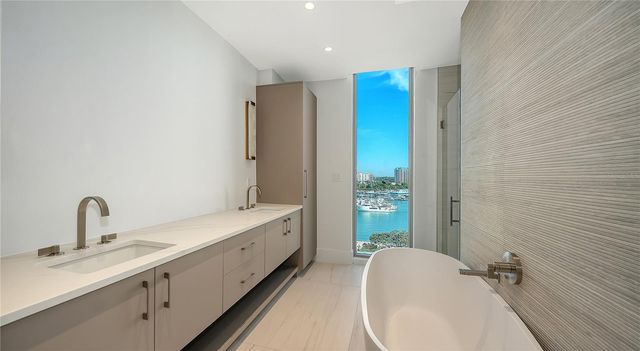253 GOLDEN GATE POINT 902, Sarasota, FL 34236