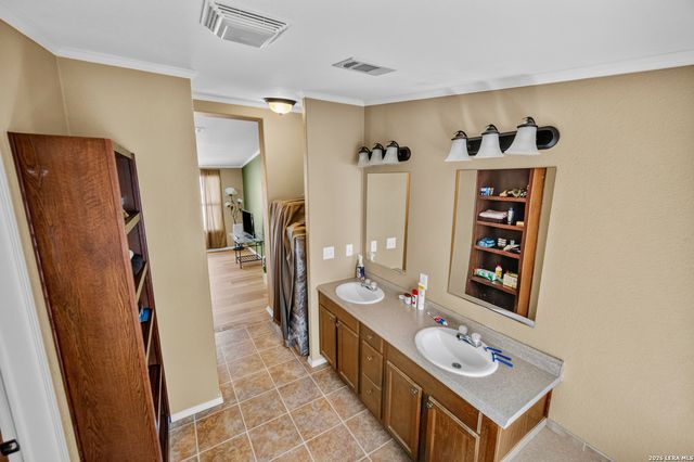 364 DANIEL RD, San Antonio, TX 78220