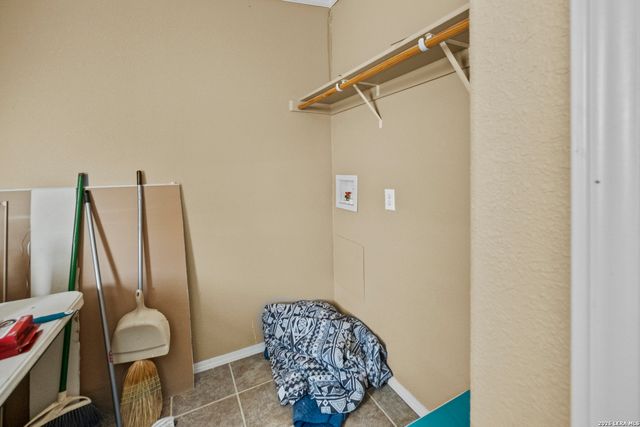 364 DANIEL RD, San Antonio, TX 78220