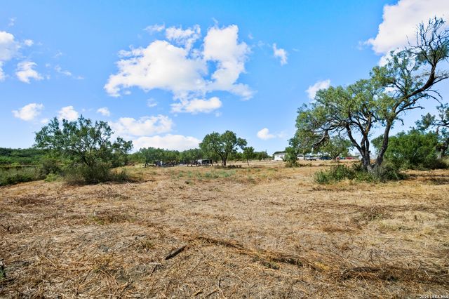 364 DANIEL RD, San Antonio, TX 78220