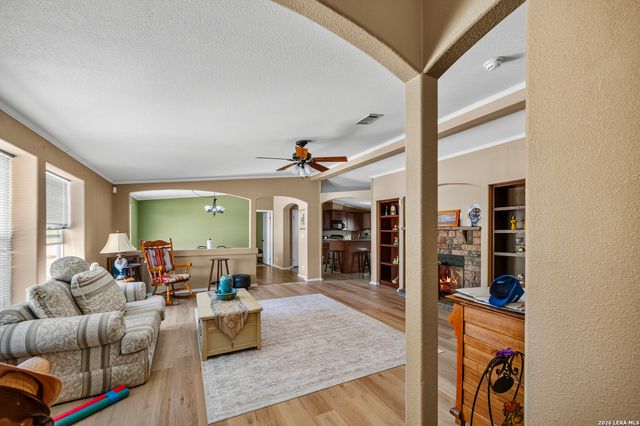 364 DANIEL RD, San Antonio, TX 78220