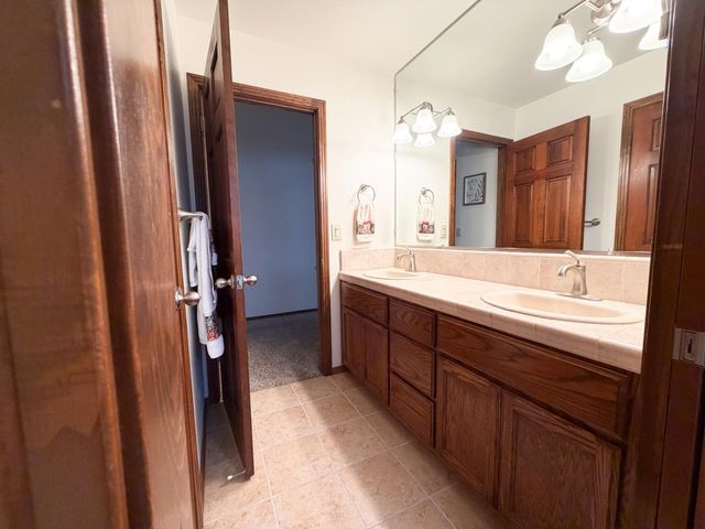 505 S Del Norte Avenue, Kerman, CA 93630