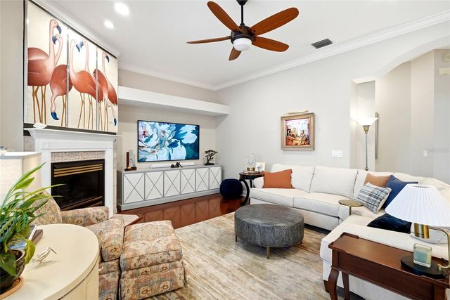 1246 DARLINGTON OAK CIRCLE NE, St Petersburg, FL 33703