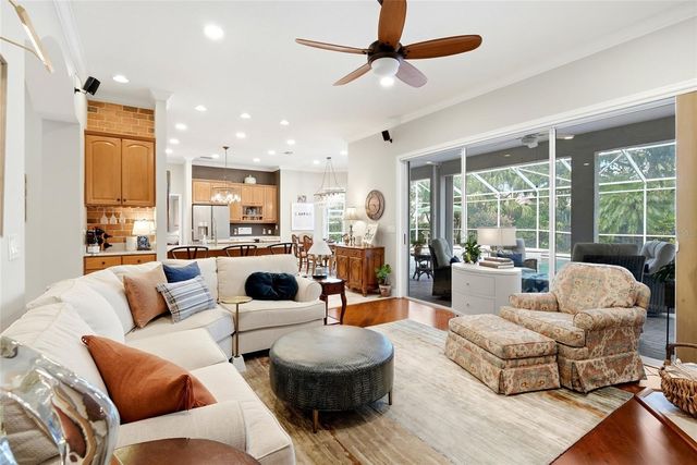 1246 DARLINGTON OAK CIRCLE NE, St Petersburg, FL 33703