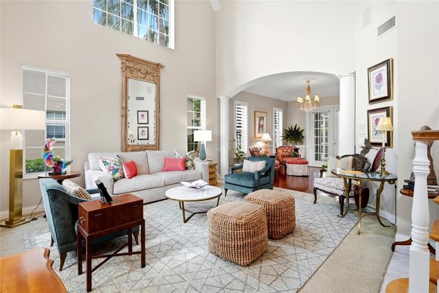 1246 DARLINGTON OAK CIRCLE NE, St Petersburg, FL 33703