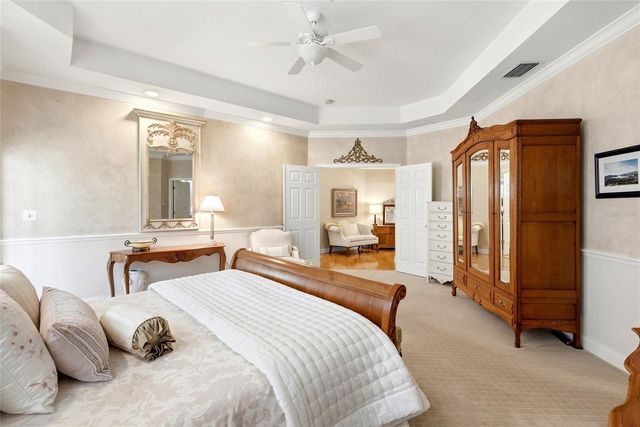 1246 DARLINGTON OAK CIRCLE NE, St Petersburg, FL 33703