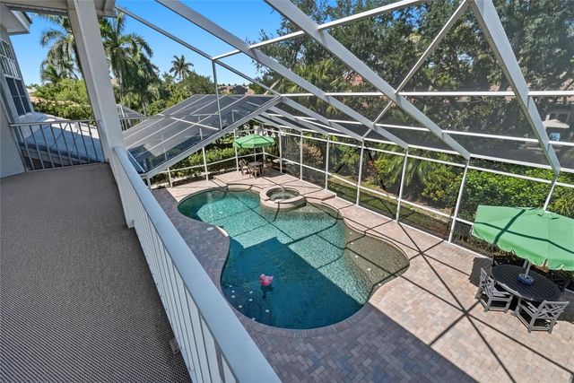 1246 DARLINGTON OAK CIRCLE NE, St Petersburg, FL 33703