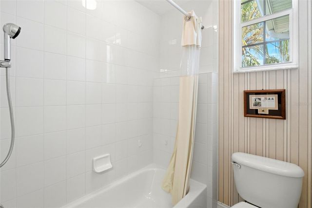 1246 DARLINGTON OAK CIRCLE NE, St Petersburg, FL 33703