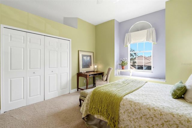 1246 DARLINGTON OAK CIRCLE NE, St Petersburg, FL 33703