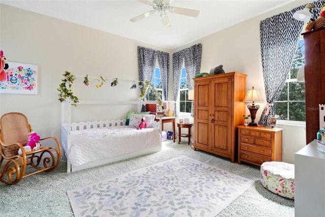 1246 DARLINGTON OAK CIRCLE NE, St Petersburg, FL 33703