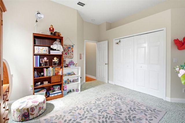 1246 DARLINGTON OAK CIRCLE NE, St Petersburg, FL 33703