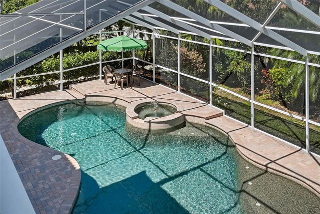 1246 DARLINGTON OAK CIRCLE NE, St Petersburg, FL 33703