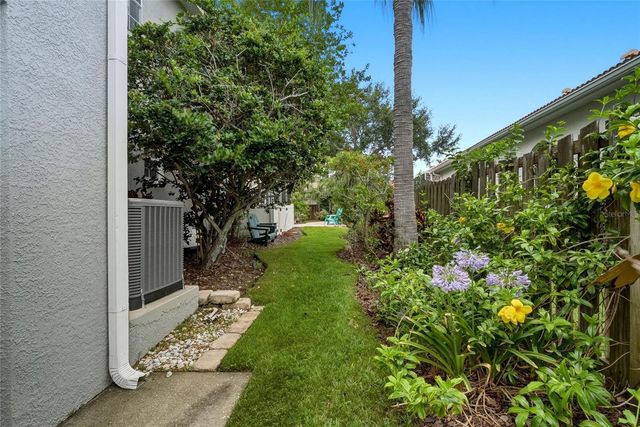 1246 DARLINGTON OAK CIRCLE NE, St Petersburg, FL 33703