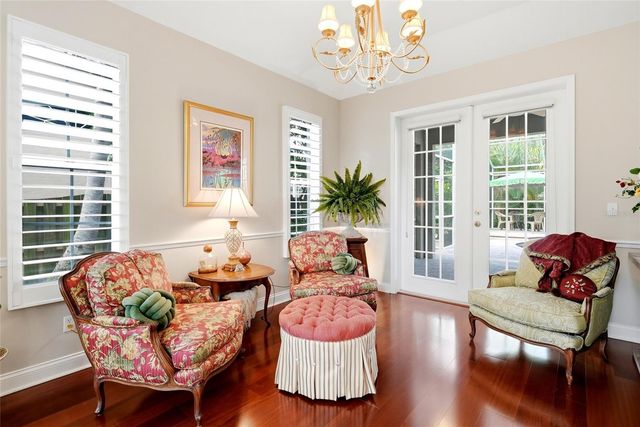 1246 DARLINGTON OAK CIRCLE NE, St Petersburg, FL 33703