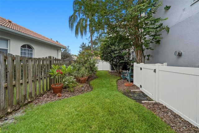 1246 DARLINGTON OAK CIRCLE NE, St Petersburg, FL 33703