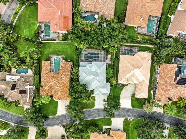 1246 DARLINGTON OAK CIRCLE NE, St Petersburg, FL 33703
