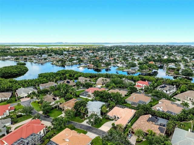 1246 DARLINGTON OAK CIRCLE NE, St Petersburg, FL 33703