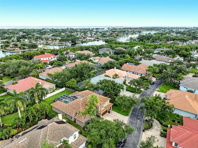1246 DARLINGTON OAK CIRCLE NE, St Petersburg, FL 33703