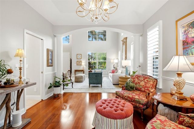 1246 DARLINGTON OAK CIRCLE NE, St Petersburg, FL 33703