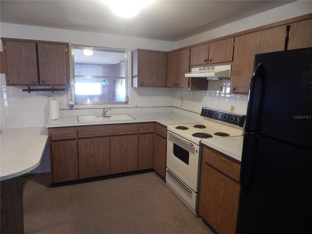 38011 DIXIE AVENUE, Dade City, FL 33525