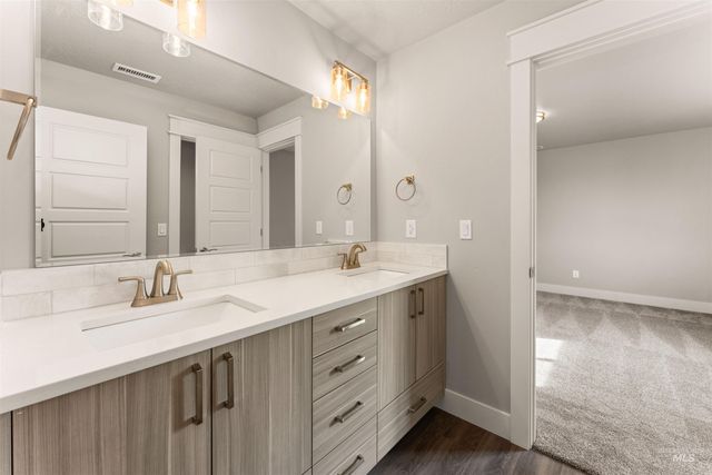 77 S Daybreak Ave Lot 28 Block 4, Nampa, ID 83687