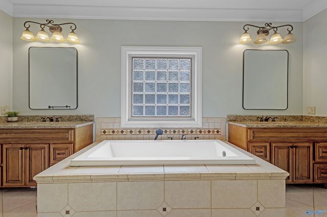 89 Lyle Circle, Somerville, AL 35670