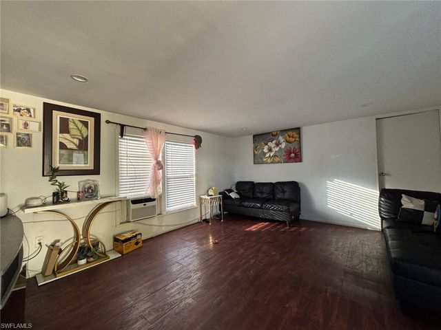 8106 Penny DR, North Fort Myers, FL 33917