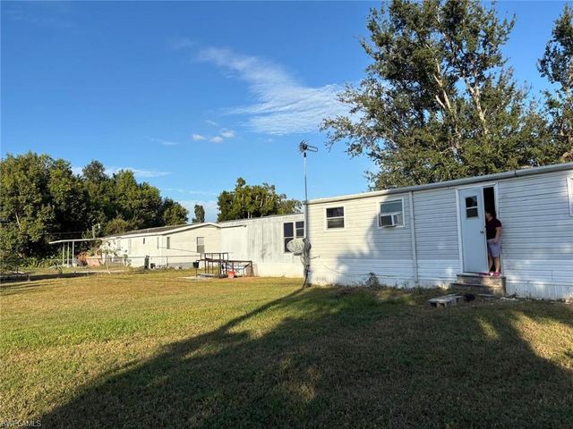 8106 Penny DR, North Fort Myers, FL 33917