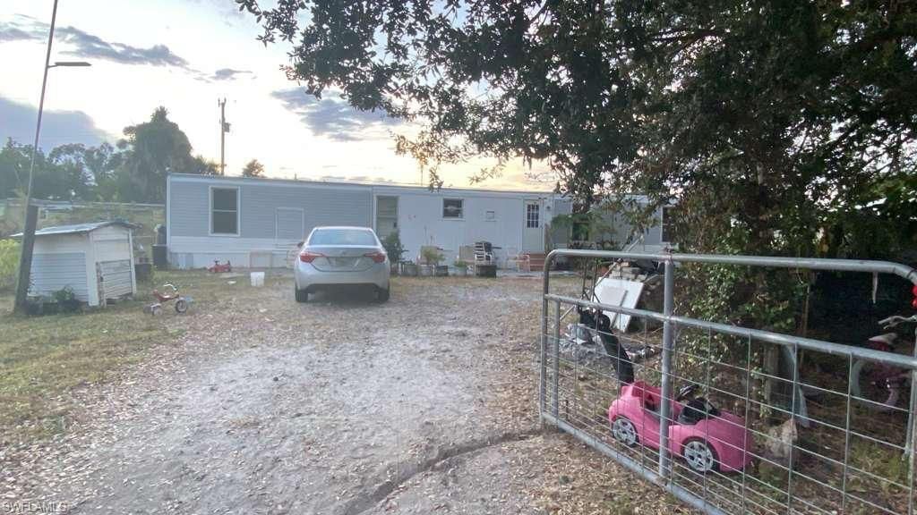 8106 Penny DR, North Fort Myers, FL 33917