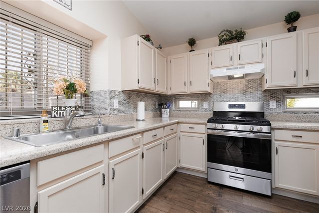 8301 Hydra Lane, Las Vegas, NV 89128