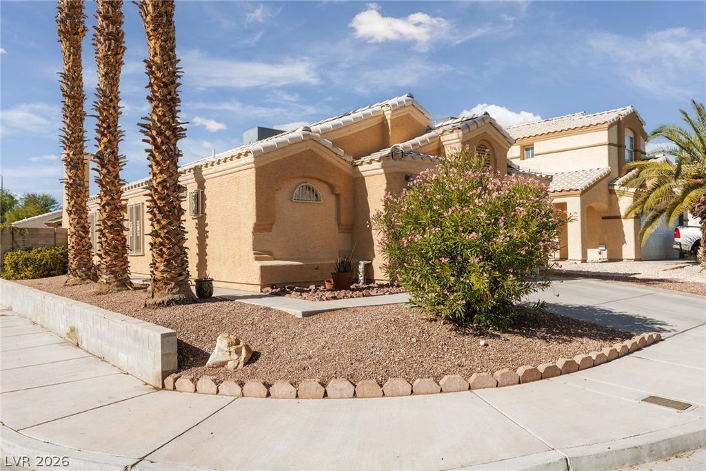 8301 Hydra Lane, Las Vegas, NV 89128