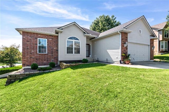 1608 NE Craigievar Court, Blue Springs, MO 64014