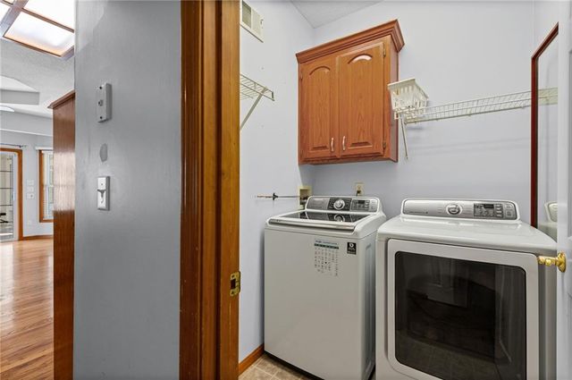 1608 NE Craigievar Court, Blue Springs, MO 64014