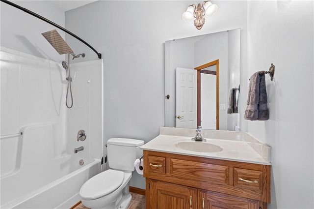 1608 NE Craigievar Court, Blue Springs, MO 64014