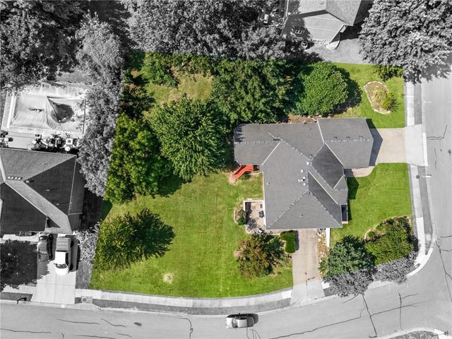 1608 NE Craigievar Court, Blue Springs, MO 64014