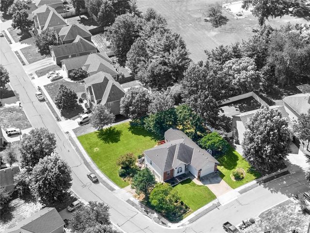 1608 NE Craigievar Court, Blue Springs, MO 64014