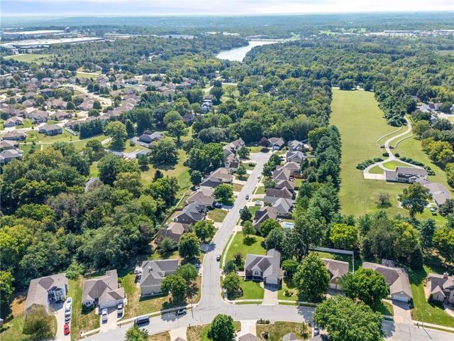 1608 NE Craigievar Court, Blue Springs, MO 64014