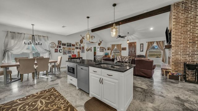 212 Amanda Drive, Weatherford, TX 76088