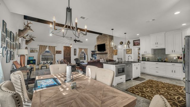 212 Amanda Drive, Weatherford, TX 76088