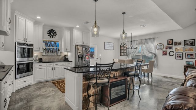 212 Amanda Drive, Weatherford, TX 76088