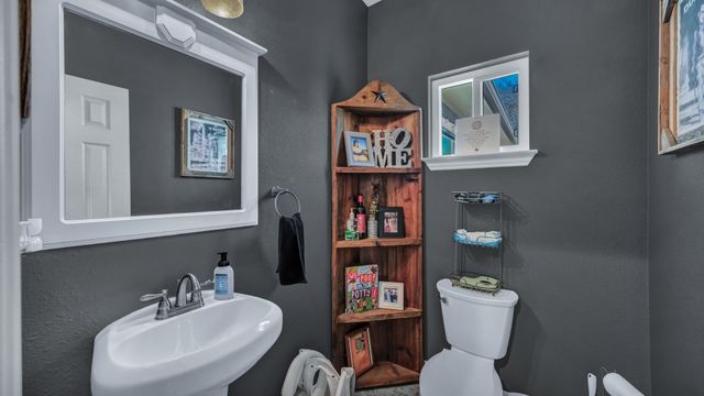 212 Amanda Drive, Weatherford, TX 76088