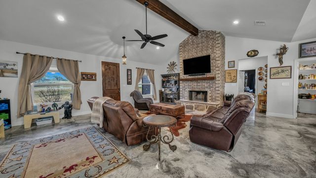 212 Amanda Drive, Weatherford, TX 76088