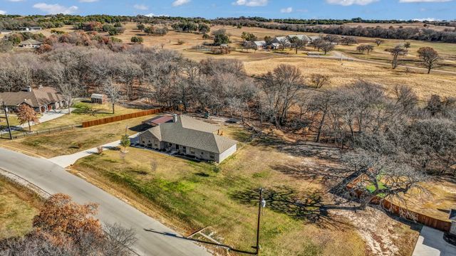 212 Amanda Drive, Weatherford, TX 76088