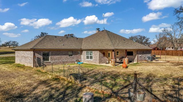 212 Amanda Drive, Weatherford, TX 76088