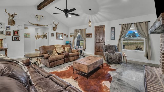 212 Amanda Drive, Weatherford, TX 76088